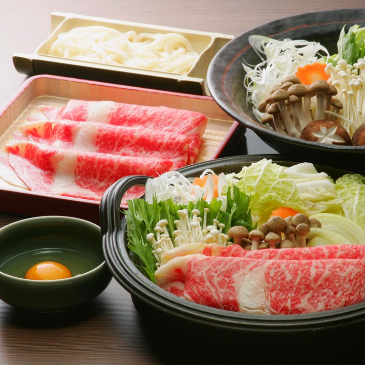 Sukiyaki beef, 2,178 yen per person (tax included)
